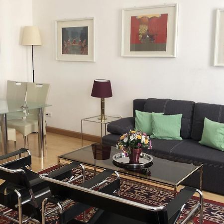 Quiet 2-Room Flat, Walking Distance To City Centre Wina Bagian luar foto