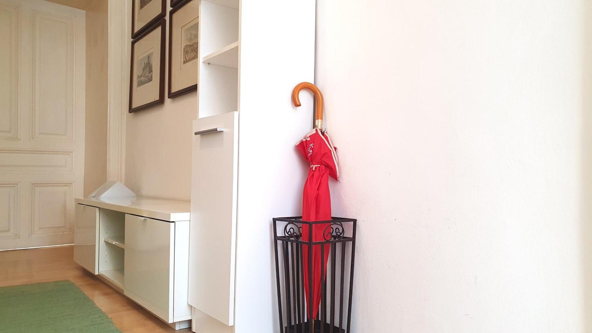 Quiet 2-Room Flat, Walking Distance To City Centre Wina Bagian luar foto