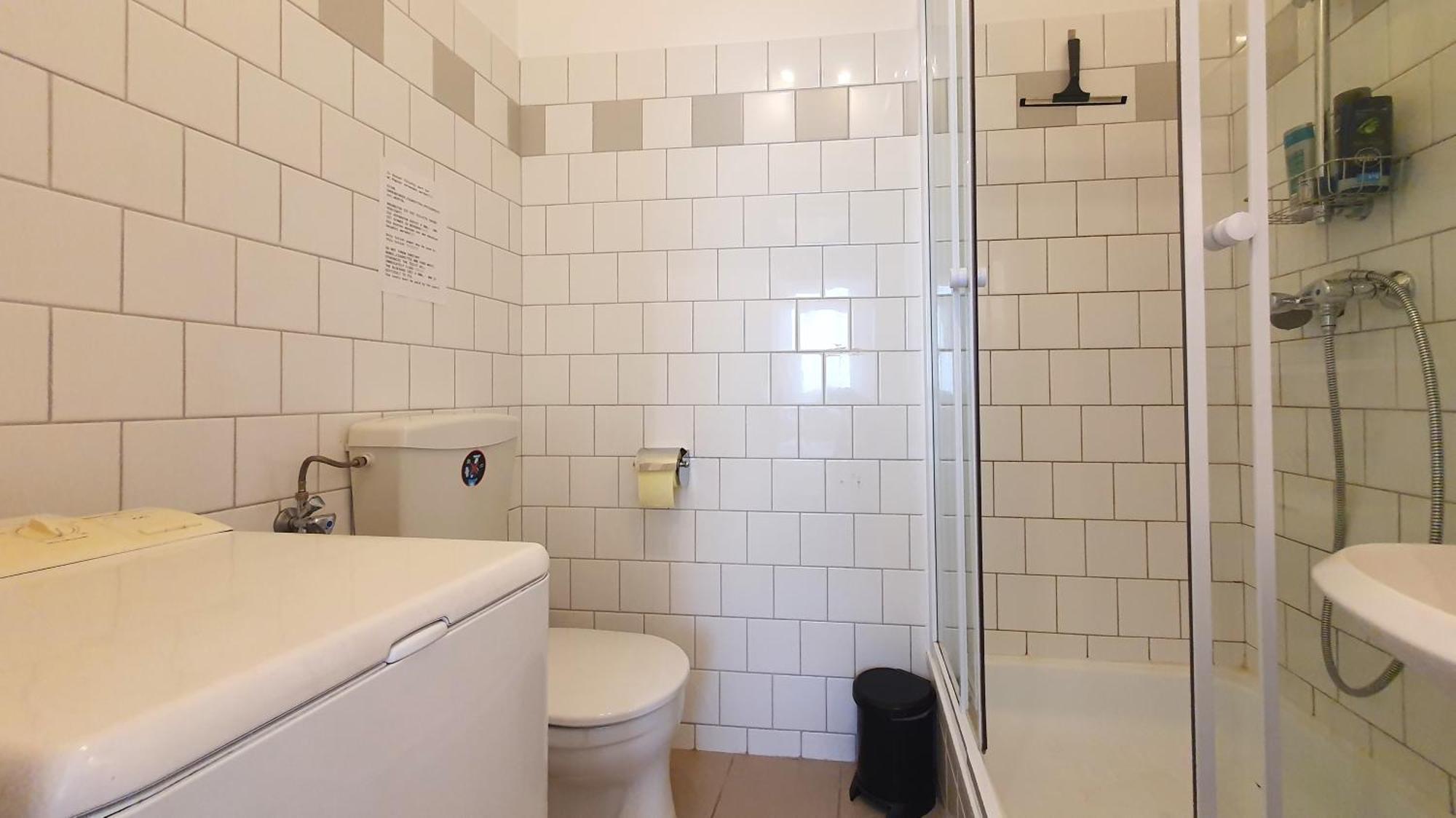 Quiet 2-Room Flat, Walking Distance To City Centre Wina Bagian luar foto
