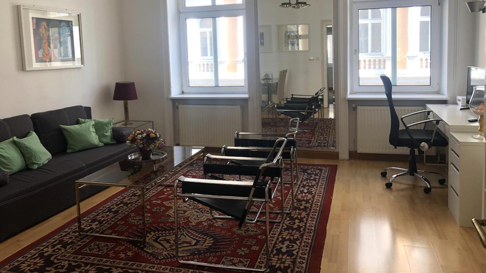 Quiet 2-Room Flat, Walking Distance To City Centre Wina Bagian luar foto