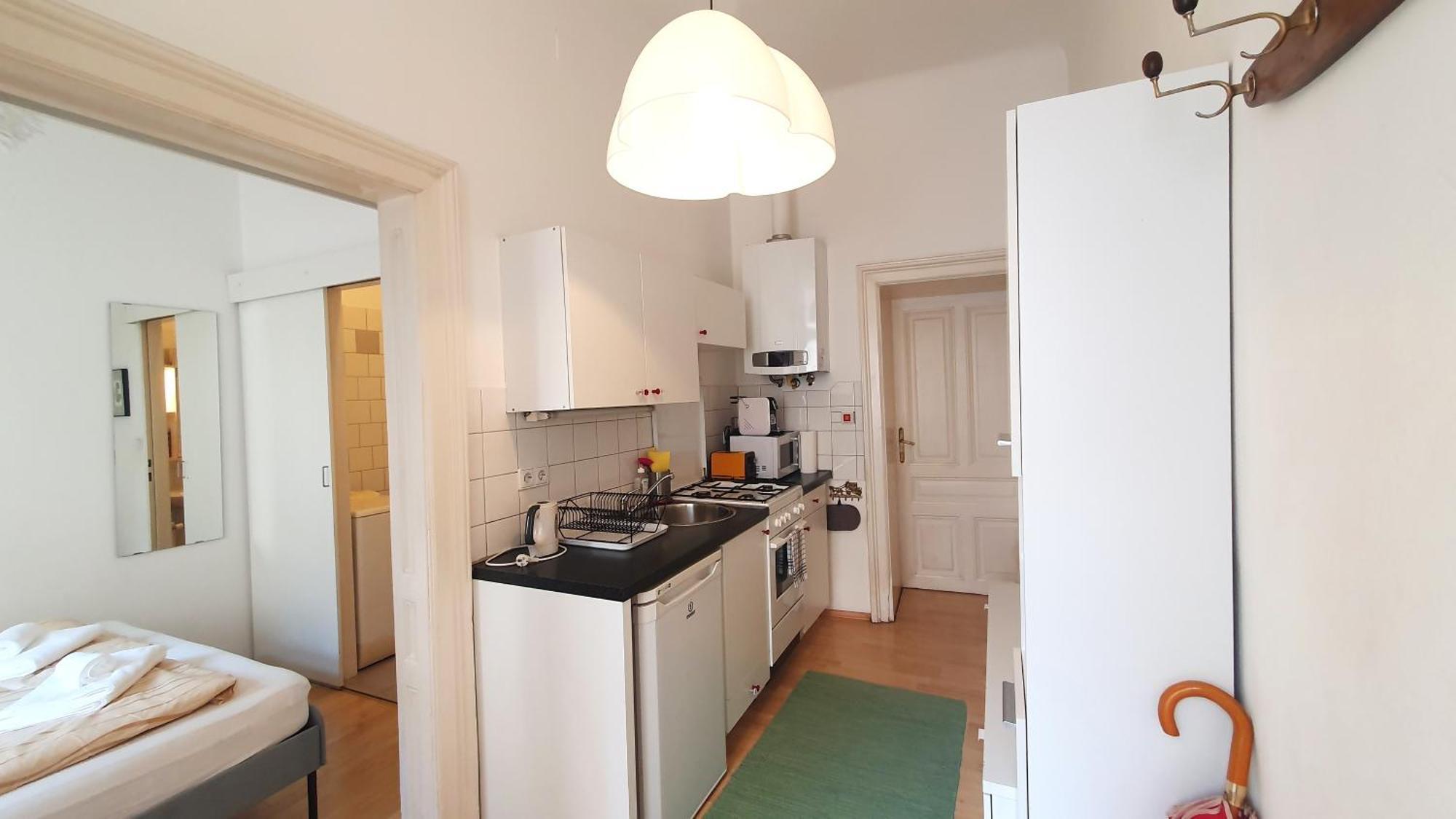 Quiet 2-Room Flat, Walking Distance To City Centre Wina Bagian luar foto